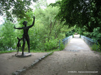 Скульптурная композиция Юность и мостик через безымянный ручей...