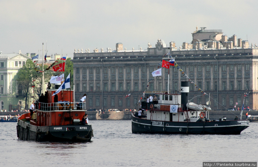 Парад старинных пароходов и с Днем рожденья, любимый город! Санкт-Петербург, Россия