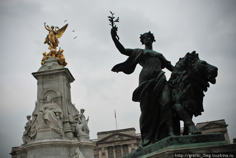 на троне восседает Королева Виктория Лондон, Великобритания