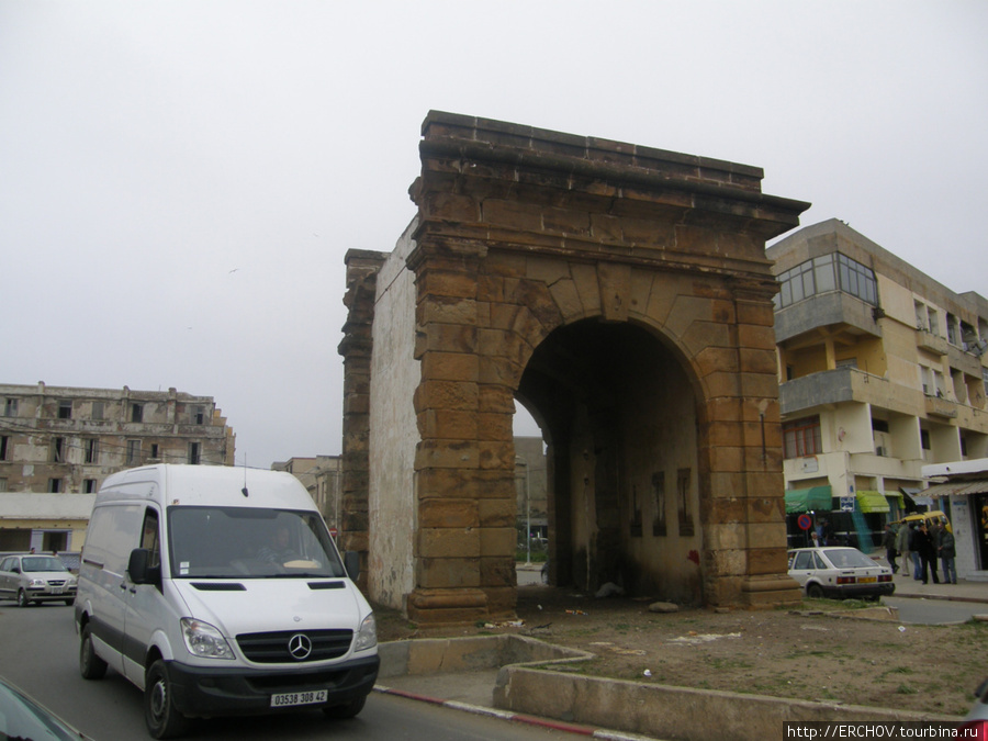 Римская арка. Шаршал, Алжир