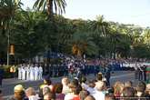 Церемония присяги у государственного флага. 400 штатских персон в возрасте от 18 до 91 клялись на верность