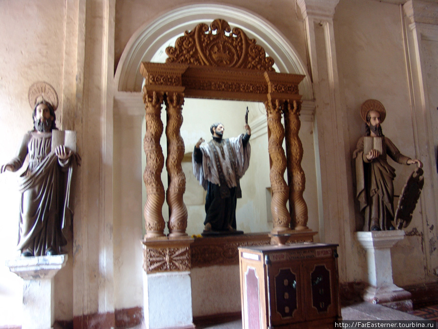 Базилика Доброго Иисуса Старый Гоа, Индия