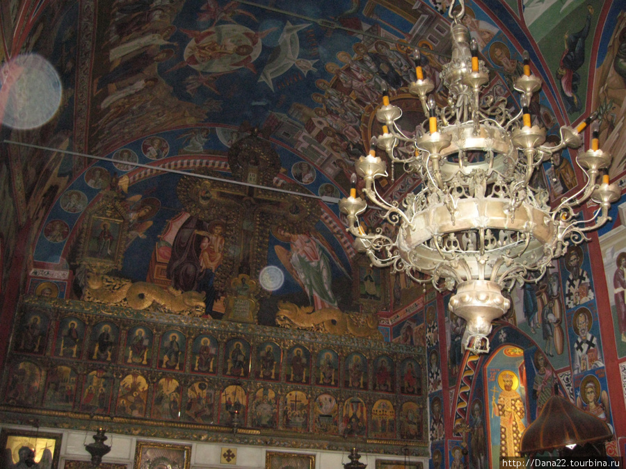 Церковь святой Троицы. Изнутри. Будва, Черногория