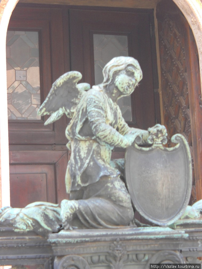 Ангелок Бергамо, Италия
