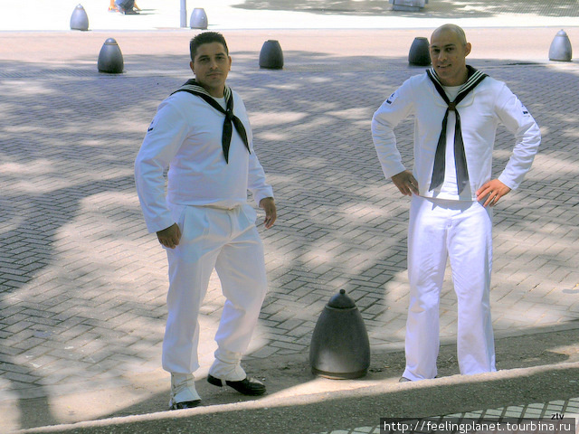 Бравые моряки