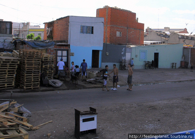 Нетуристическая La Boca. Осматривать только из автобуса! Буэнос-Айрес, Аргентина