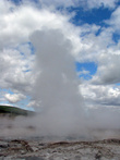 На Strokkur нужно сделать 3 вещи — сфотографировать извержение в динамике. Осталось лишь облако пара.