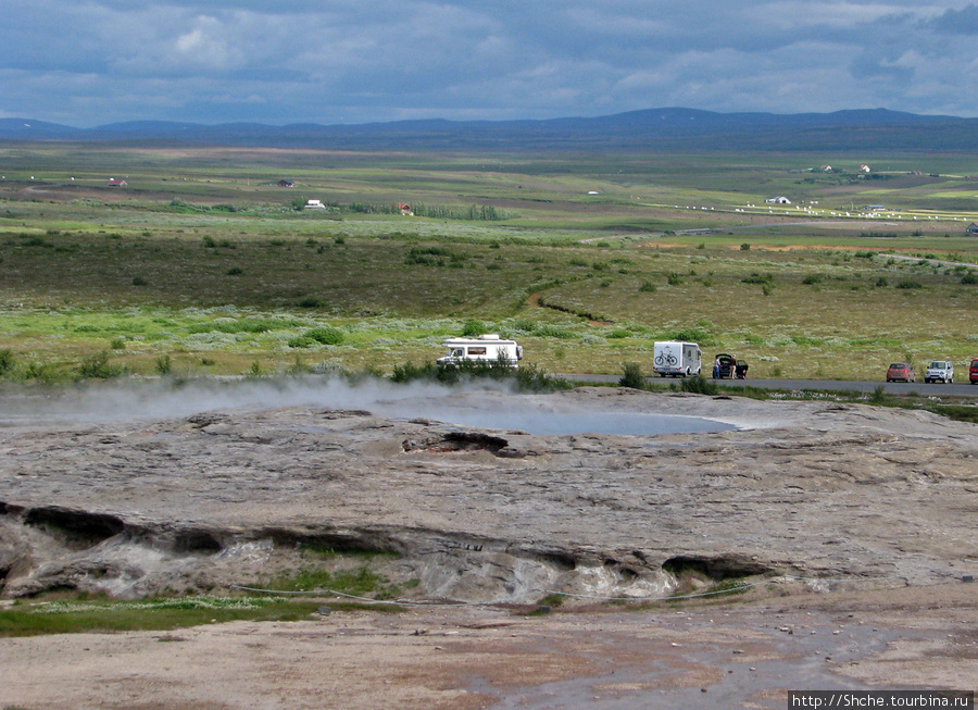 а это сам GEYSIR, он не предсказуем, и увидеть его извержение — очень большая удача Южная Исландия, Исландия