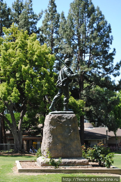 Памятник американскому солдату