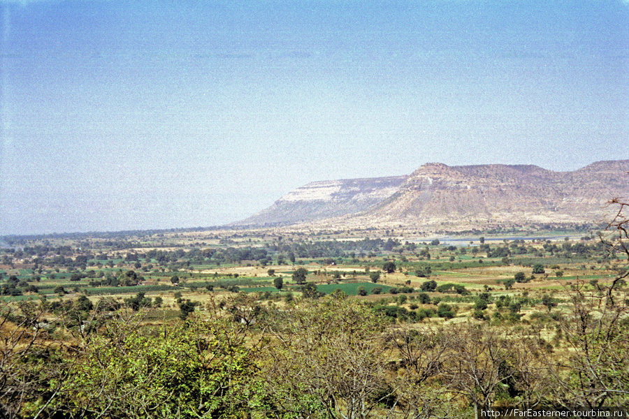 Вид на равнину с вершины холма Аурангабад, Индия