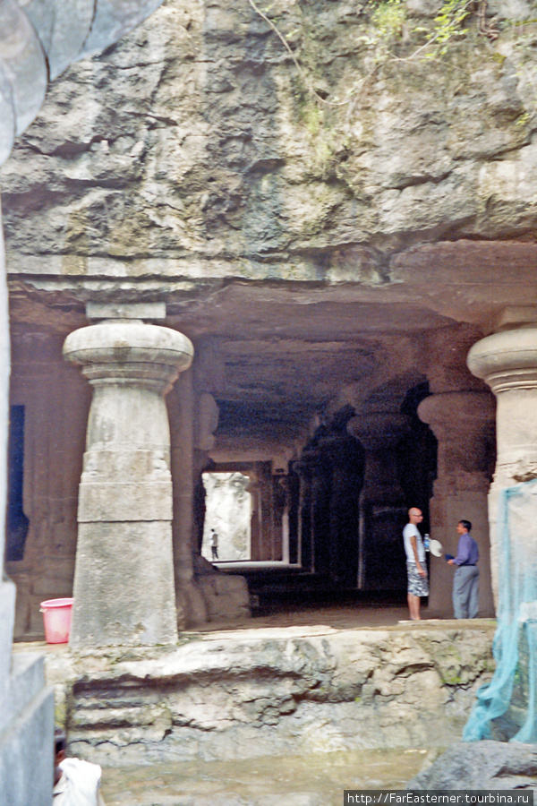 Пещерный храм на острове Элефанта Мумбаи, Индия