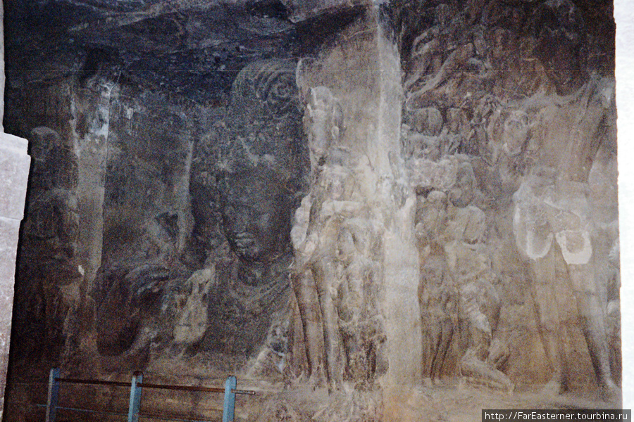 Пещерный храм на острове Элефанта Мумбаи, Индия