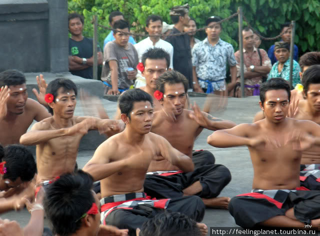 Национальное балийское представление Кечак Бали, Индонезия
