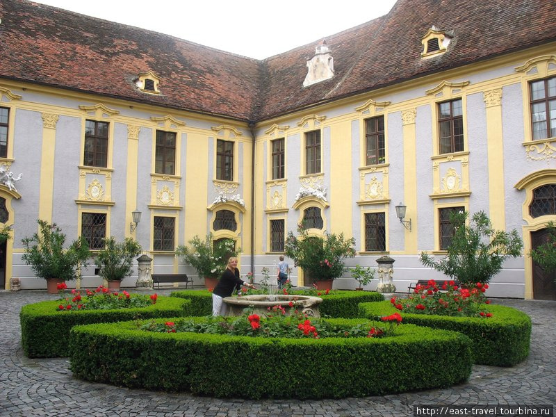 Внутренний двор монастыря Дюрнштайн, Австрия