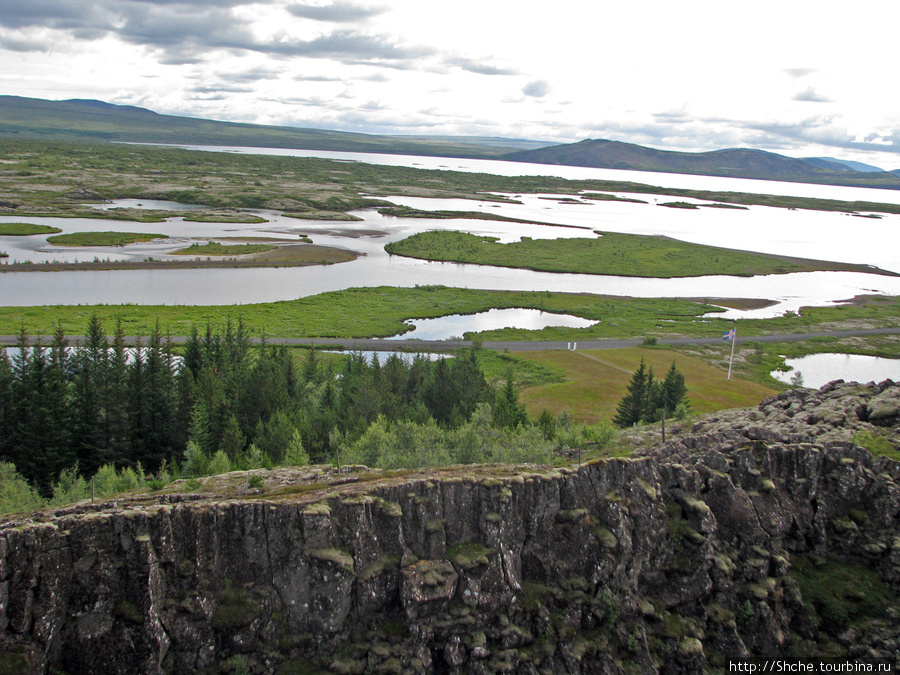 А на том берегу... уже Америка, в смысле, Американская Континентальная плита. Тингвеллир Национальный парк, Исландия
