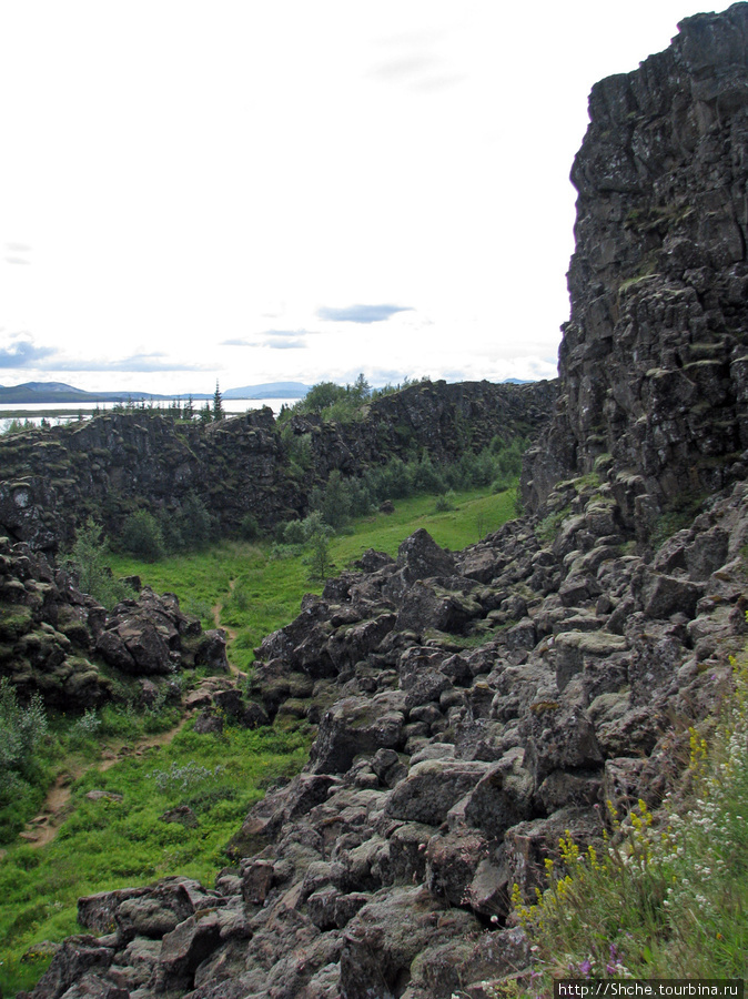 Берег левый- берег правый. Тингвеллир Национальный парк, Исландия