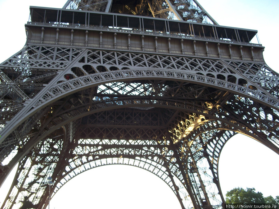 Эйфелева башня_Париж_Май 2011 Париж, Франция