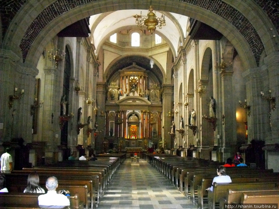 В Доминиканском соборе в Мехико Мехико, Мексика