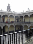 В Музее медицины в Мехико — во внутреннем дворе