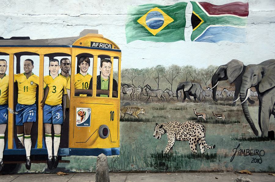 А это, похоже, поддержка команды накануне чемпионата по футболу в ЮАР Рио-де-Жанейро, Бразилия