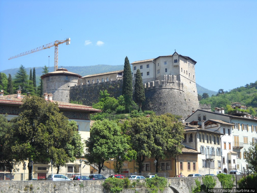 Вид на крепость Роверето, Италия