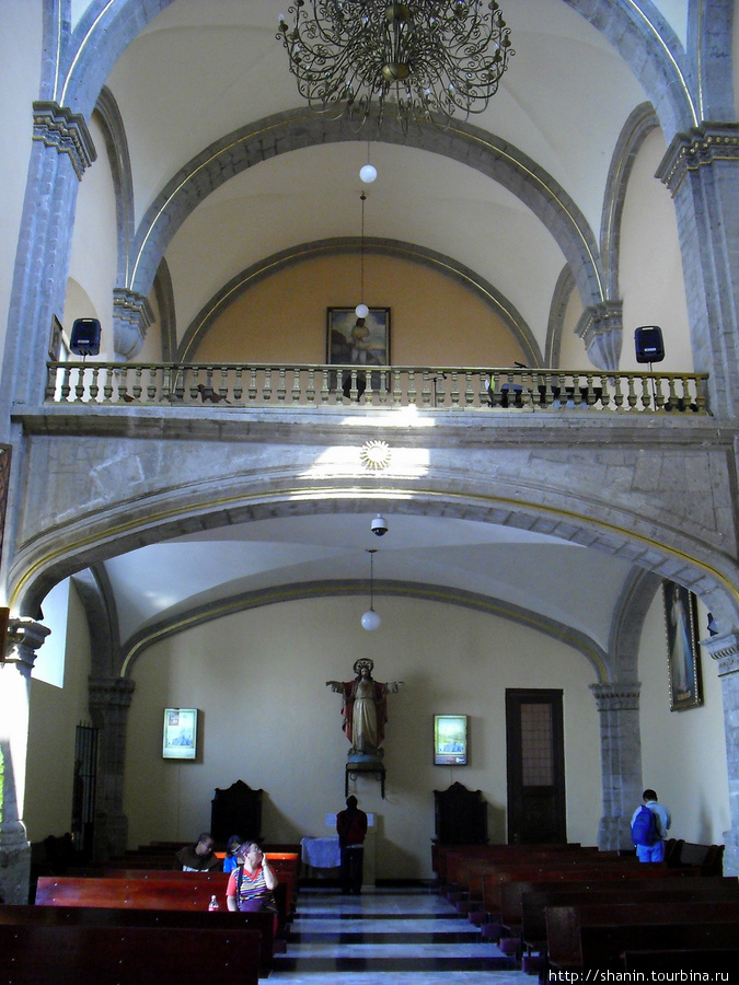 В церкви капуцинок Мехико, Мексика