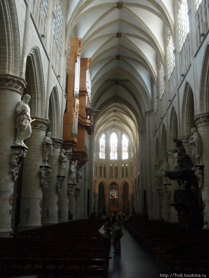 Центральная часть собора Брюссель, Бельгия
