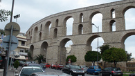 Акведукт Камарес — построен в 16 веке на развалинах более старых византийских укреплений султаном Сулейманом Великолепным.