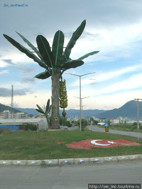 Символ Анемуриума на главной городской автомагистрали D-400 Анамур, Турция