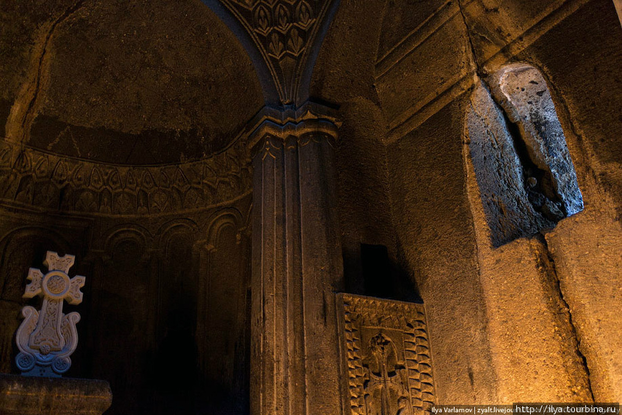 Гегарт-дословно обозначает «Монастырь копья». Ереван, Армения