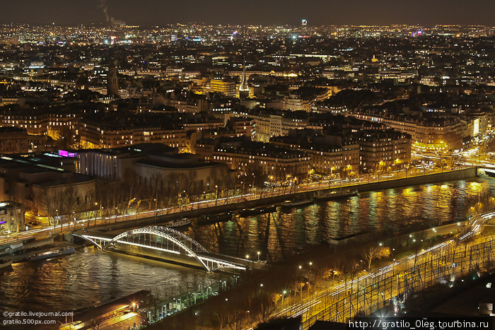 Ночной Париж прекрасен. На освещении город явно не экономит. Париж, Франция