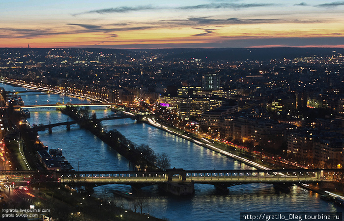 Внизу уже темно, а наверху — красиво! ) Париж, Франция