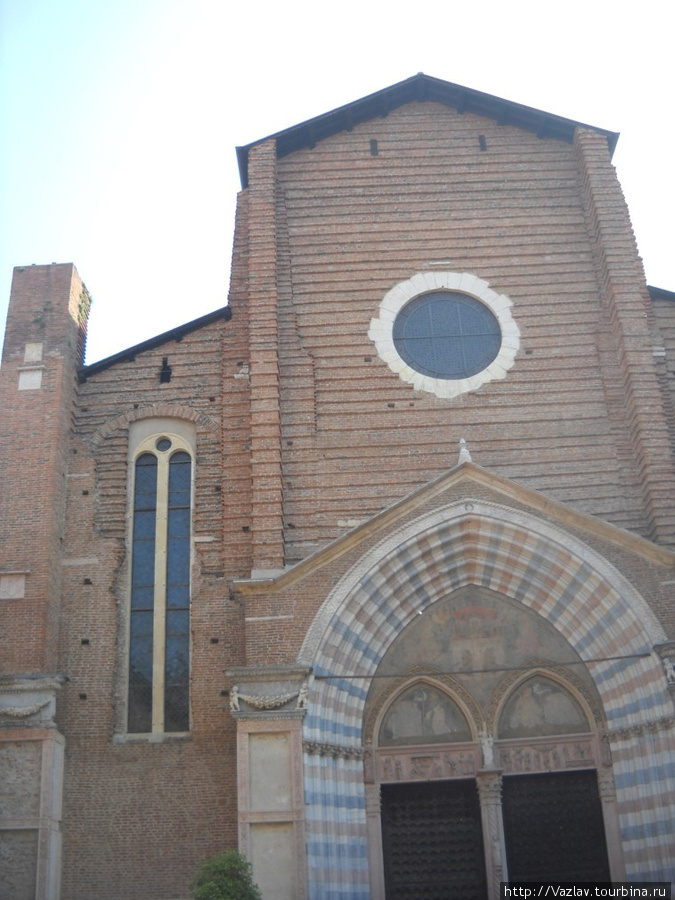 Фрагменты фасада церкви Верона, Италия