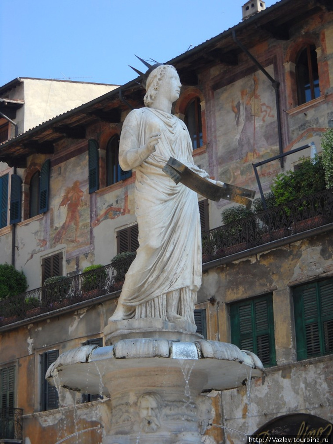 Статуя Верона, Италия