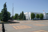 Площадь В.И.Ленина — главная площадь города.