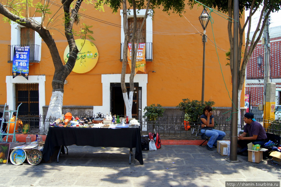 Улица антикваров и букинистов Пуэбла, Мексика