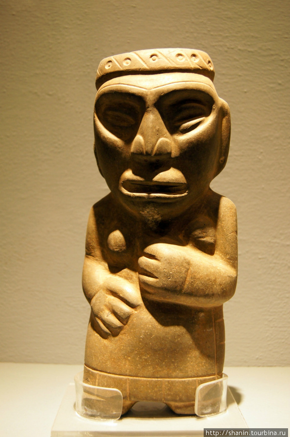 Глиняная фигурка в Археологическом музее Пуэблы Пуэбла, Мексика