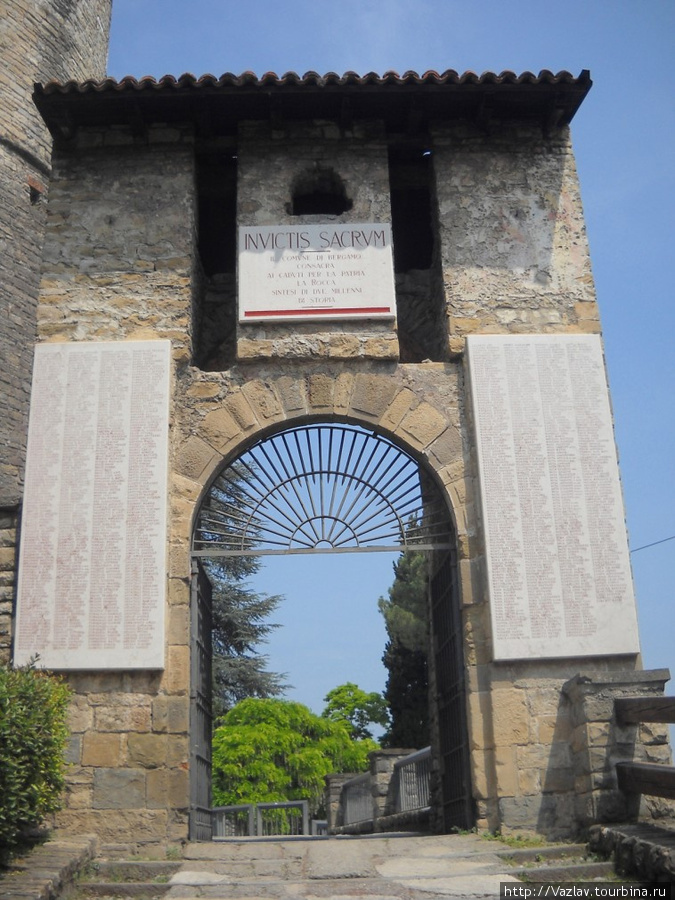Входные ворота Бергамо, Италия