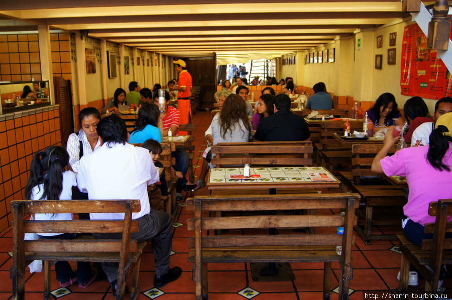 Сравнительно современное заведение Пуэбла, Мексика