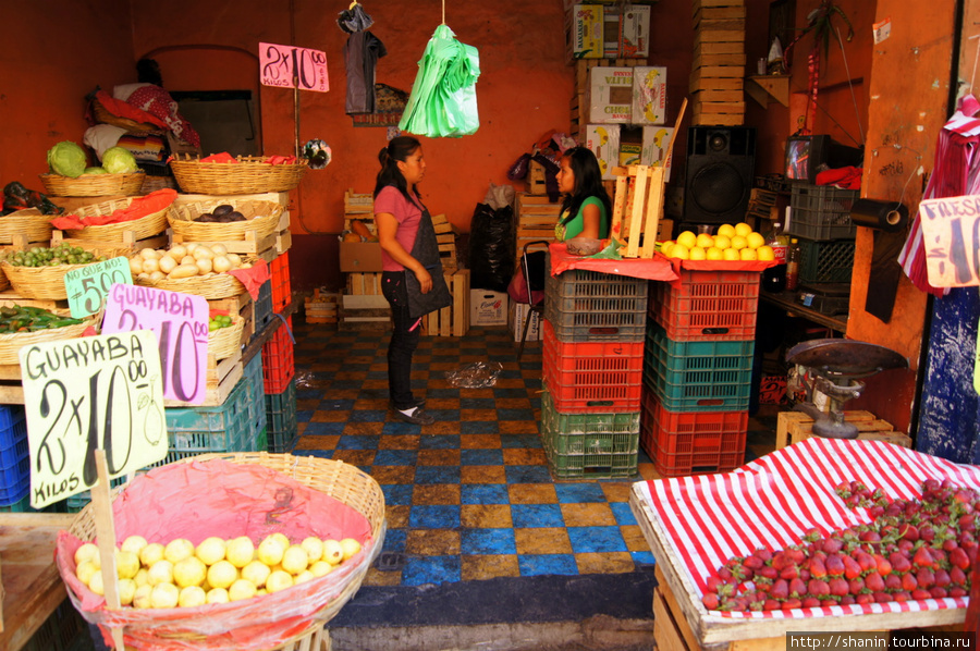 В магазине в Пуэбле Пуэбла, Мексика