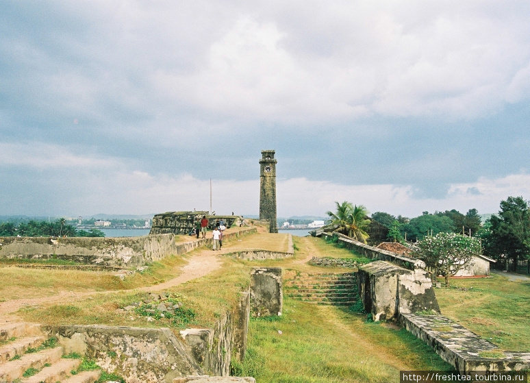 Крепостная стена с внутренней стороны форта. Шри-Ланка