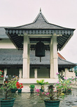 Колокол храма Далада Малигава, главного буддистского храма Шри-Ланки.