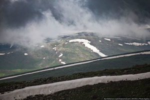 Арагац — самый высокий горный массив в современной Армении. Высота горы составляет 4094 метра. Протяжение горного массива с востока на запад до 40 км, с севера на юг — до 35 км. Скаты внизу покрыты лесом, выше — лугами.