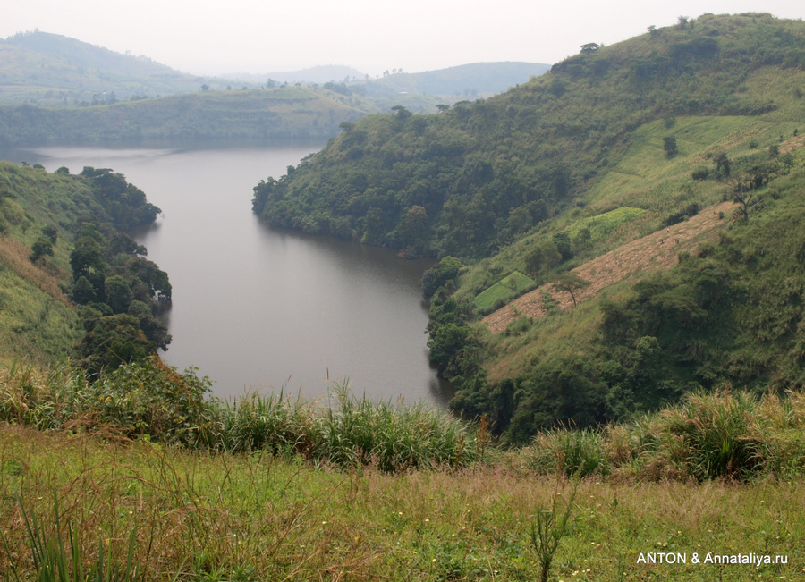 Кратерные озера...- часть 3. Деревни, люди и водопады Озеро Нкуруба, Уганда