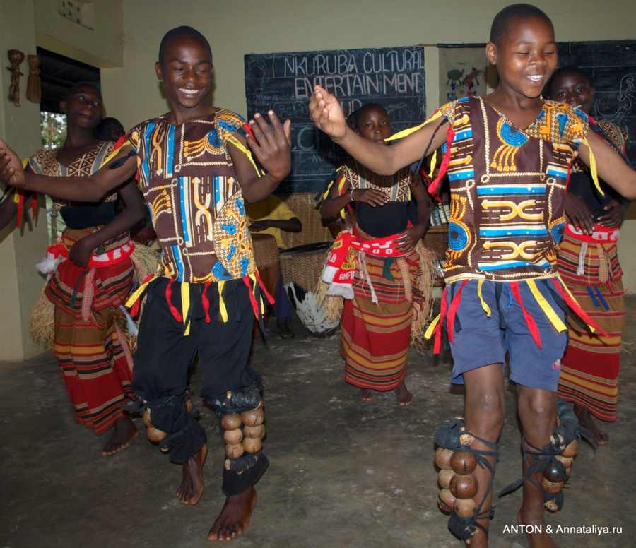Кратерные озера...- часть 4. Кемпинг, дождь и танцы Озеро Нкуруба, Уганда