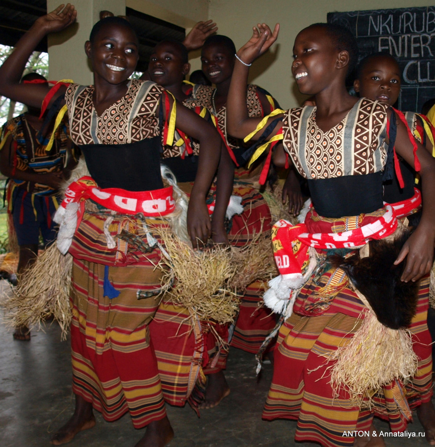 Кратерные озера...- часть 4. Кемпинг, дождь и танцы Озеро Нкуруба, Уганда