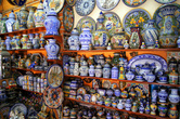 На рынке Париан в Пуэбле много посуды