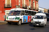 Городской автобус и городская маршрутка