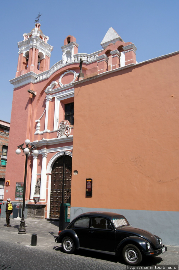 Жук у церкви Пуэбла, Мексика