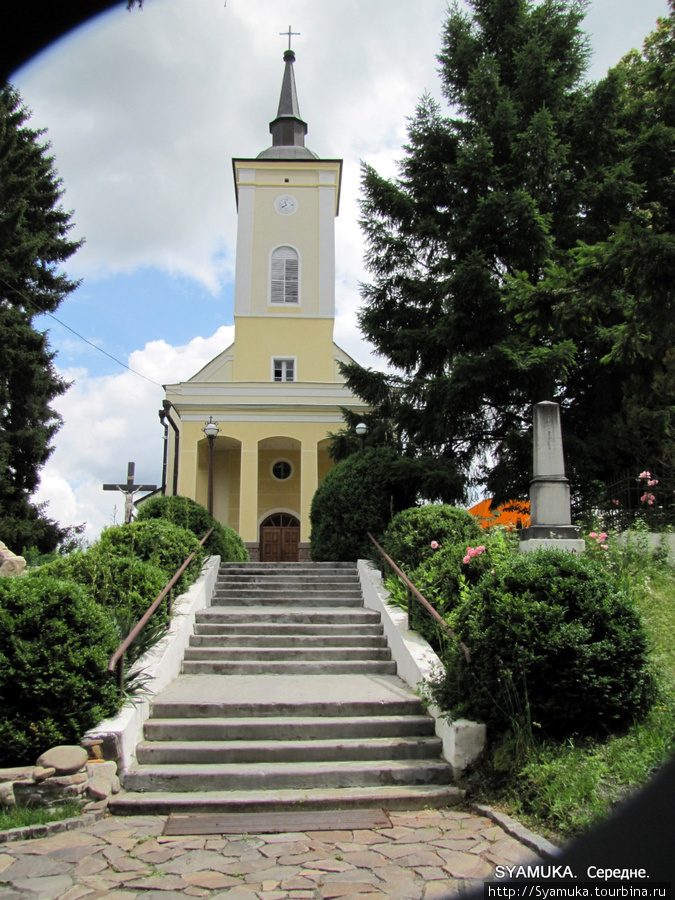 Костел. Середне, Украина